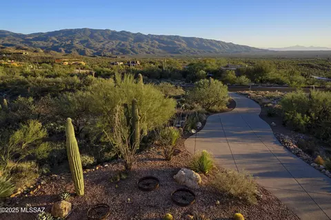 Exterior - 13251 E Saddlerock Rd, Tucson, AZ 85749 photo 10 of 11