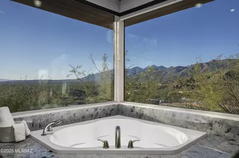 Bath - 13251 E Saddlerock Rd, Tucson, AZ 85749 photo 1 of 4