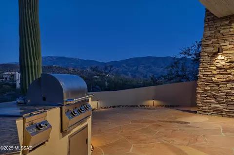 Exterior - 13251 E Saddlerock Rd, Tucson, AZ 85749 photo 6 of 11