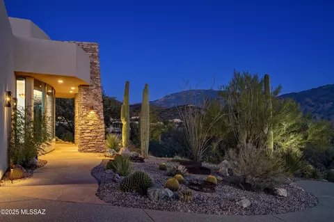 Exterior - 13251 E Saddlerock Rd, Tucson, AZ 85749 photo 4 of 11