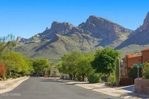9867 N Heavenly Sky Dr, Tucson, AZ 85737