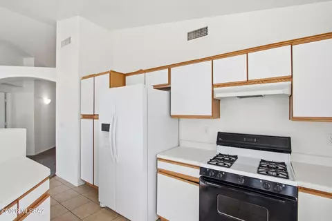 Kitchen - 8200 S Via Elemental, Tucson, AZ 85747 photo 1 of 2