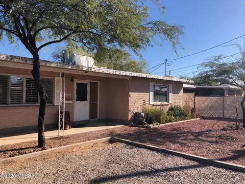 2718 N La Verne Ave N, Tucson, AZ 85712