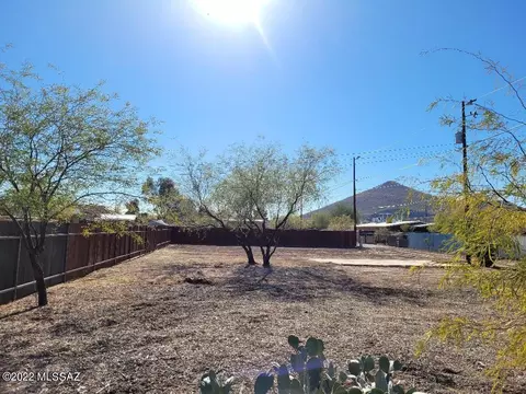 47 N 49 N Melwood Ave, Tucson, AZ 85745