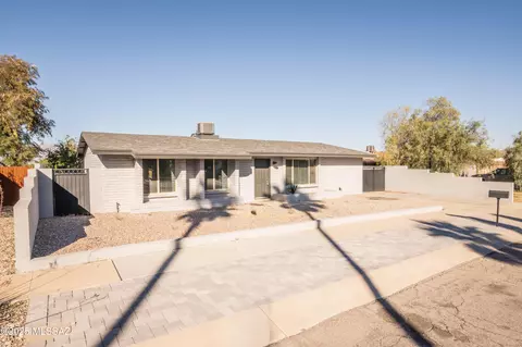 8415 E Calexico St, Tucson, AZ 85730