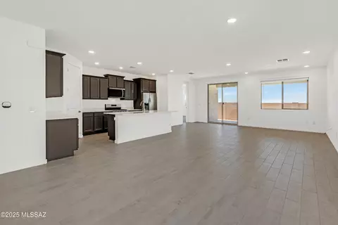 Living - 10112 S Arnold Ranch Ct, Vail, AZ 85641 photo 3 of 3