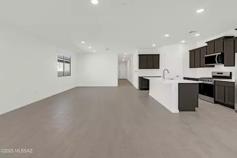 10112 S Arnold Ranch Ct, Vail, AZ 85641
