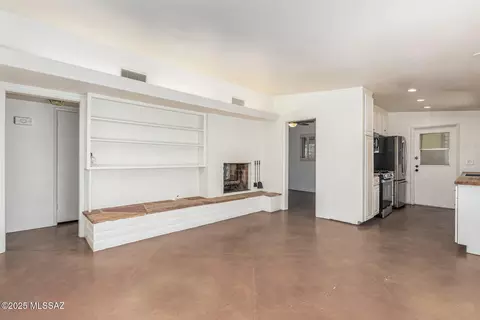 Living - 5322 E Hawthorne St, Tucson, AZ 85711 photo 9 of 9
