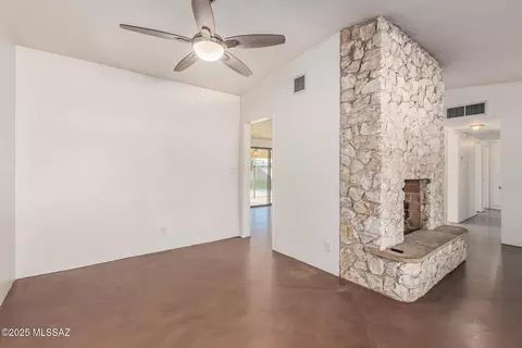 Living - 5322 E Hawthorne St, Tucson, AZ 85711 photo 6 of 9