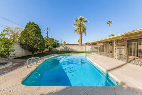 Exterior - 5322 E Hawthorne St, Tucson, AZ 85711 photo 7 of 7
