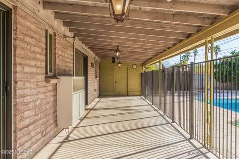 Exterior - 5322 E Hawthorne St, Tucson, AZ 85711 photo 2 of 7