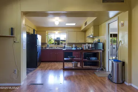 Kitchen - 4902 E Copper St, Tucson, AZ 85712 photo 1 of 5