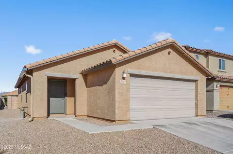 8540 W Magpie Pl, Tucson, AZ 85757