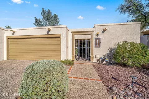 6807 E Dorado Ct, Tucson, AZ 85715
