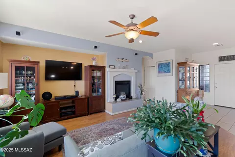 Living - 10584 E Rose Hill St, Tucson, AZ 85747 photo 2 of 2