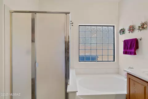 Bath - 10584 E Rose Hill St, Tucson, AZ 85747 photo 2 of 3