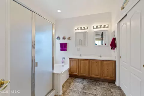 Bath - 10584 E Rose Hill St, Tucson, AZ 85747 photo 1 of 3