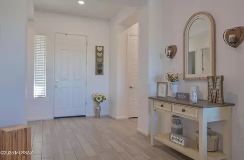10843 N Cactus Point Dr, Tucson, AZ 85742