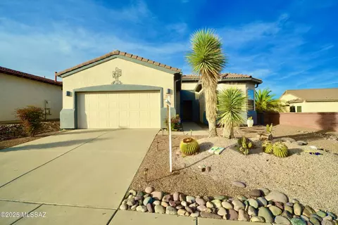 938 W Ashworth Rd, Green Valley, AZ 85614