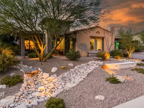 14195 N Los Saguaros Dr, Marana, AZ 85658