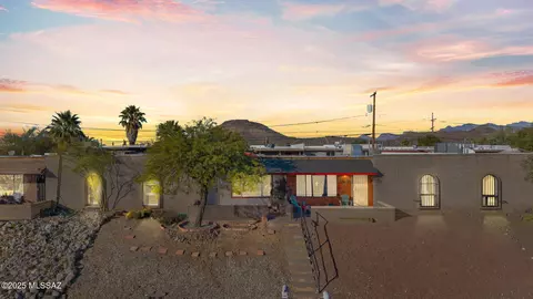 1852 W Caravelle Rd, Tucson, AZ 85713