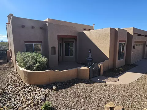 849 E Florida Saddle Dr, Green Valley, AZ 85614