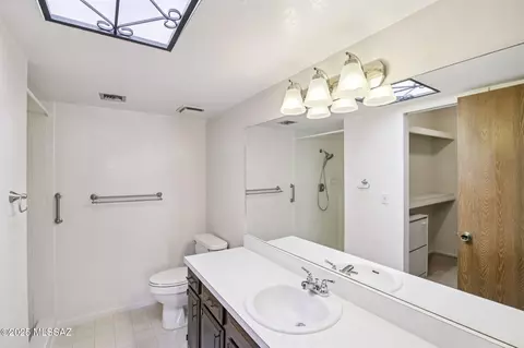 Bath - 4331 E Hampton Cir S, Tucson, AZ 85712 photo 1 of 3