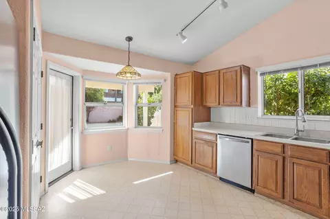 Kitchen - 9960 E Covington St, Tucson, AZ 85748 photo 1 of 3