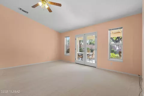 Living - 9960 E Covington St, Tucson, AZ 85748 photo 2 of 4