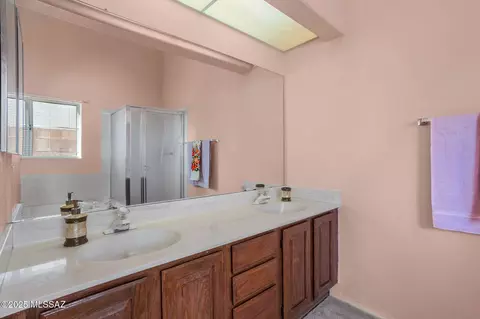 Bath - 9960 E Covington St, Tucson, AZ 85748 photo 3 of 3