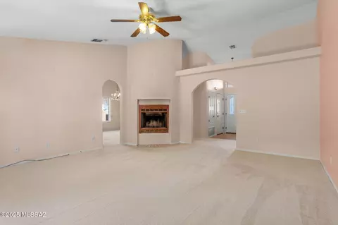 Living - 9960 E Covington St, Tucson, AZ 85748 photo 4 of 4