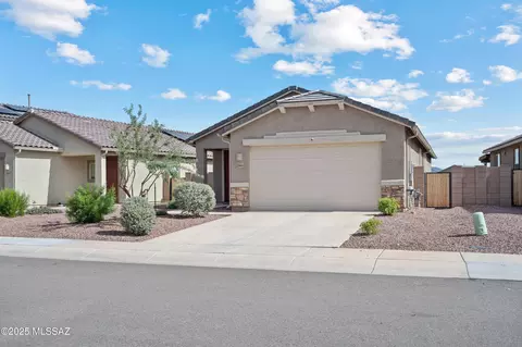 21900 E Thunderhead Dr, Red Rock, AZ 85145