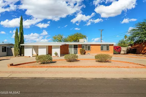 6909 E Oberlin Dr, Tucson, AZ 85710