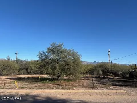 727 N Tiger Dr, Mammoth, AZ 85618