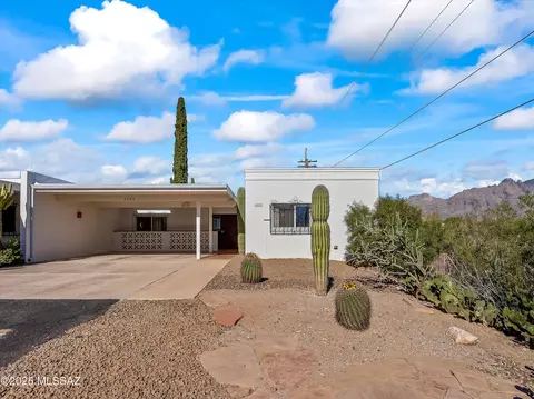 5032 N Northridge Pl, Tucson, AZ 85718