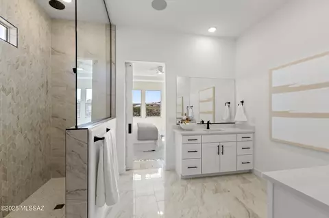 Bath - 12802 E Tortoise Pointe Dr, Vail, AZ 85641 photo 3 of 4
