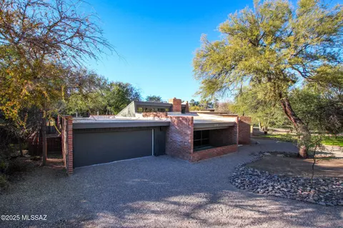 12215 E Gold Dust Dr, Tucson, AZ 85749