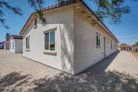2956 N Richey Blvd, Tucson, AZ 85716