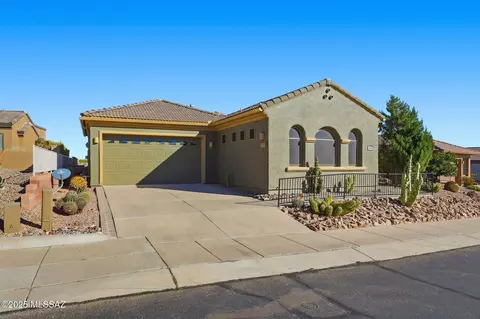 1890 W Acacia Bluffs Dr, Green Valley, AZ 85622