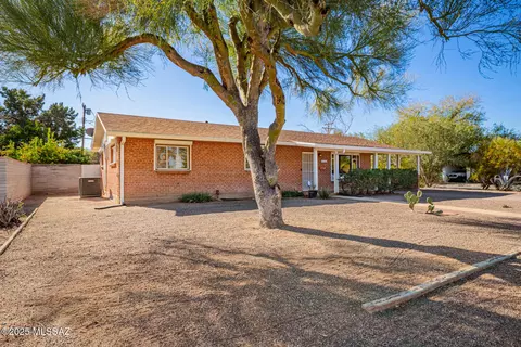 3300 E Lester St, Tucson, AZ 85716