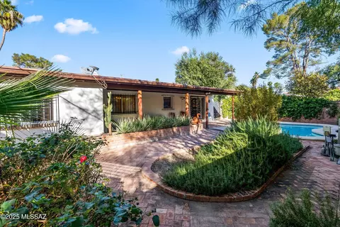 Exterior - 2302 E Mitchell St, Tucson, AZ 85719 photo 10 of 11