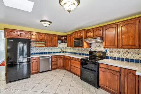 Kitchen - 2302 E Mitchell St, Tucson, AZ 85719 photo 1 of 2