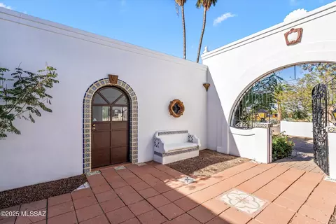 Exterior - 2302 E Mitchell St, Tucson, AZ 85719 photo 6 of 11