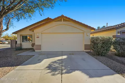 7057 S Pebble Shore Dr, Tucson, AZ 85757