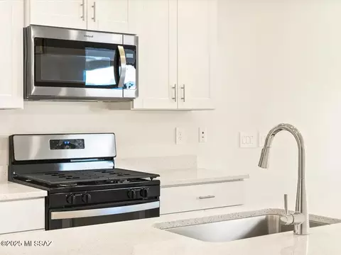 6917 W Sweetshade Ln, Tucson, AZ 85757 photo 7