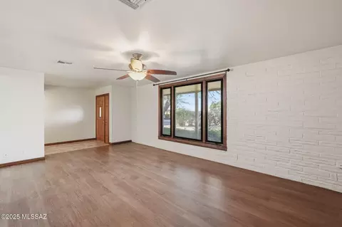 Living - 852 S Stuart Pl, Tucson, AZ 85710 photo 1 of 6