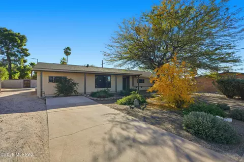 Exterior - 852 S Stuart Pl, Tucson, AZ 85710 photo 5 of 6