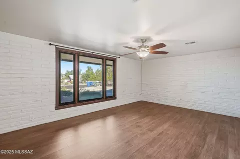 Living - 852 S Stuart Pl, Tucson, AZ 85710 photo 4 of 6