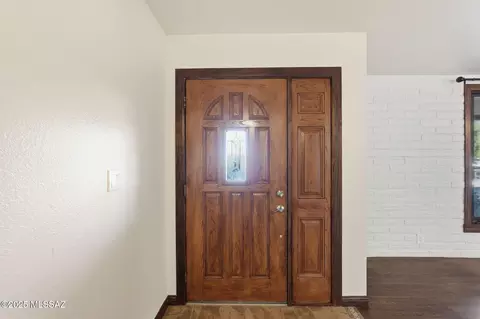 Entry Way - 852 S Stuart Pl, Tucson, AZ 85710 photo 2 of 2