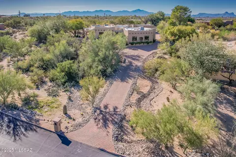 9635 N Calle El Milagro, Oro Valley, AZ 85737